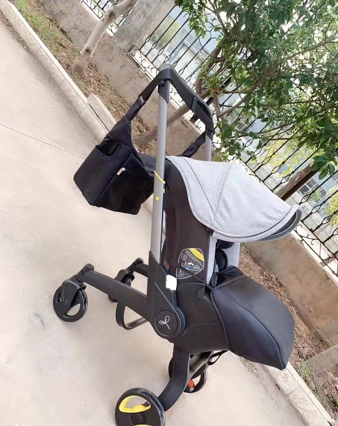 Аксессуары для детской коляски: москитная сетка, дождевик, сумка для мамы, накидка на ножки оптом