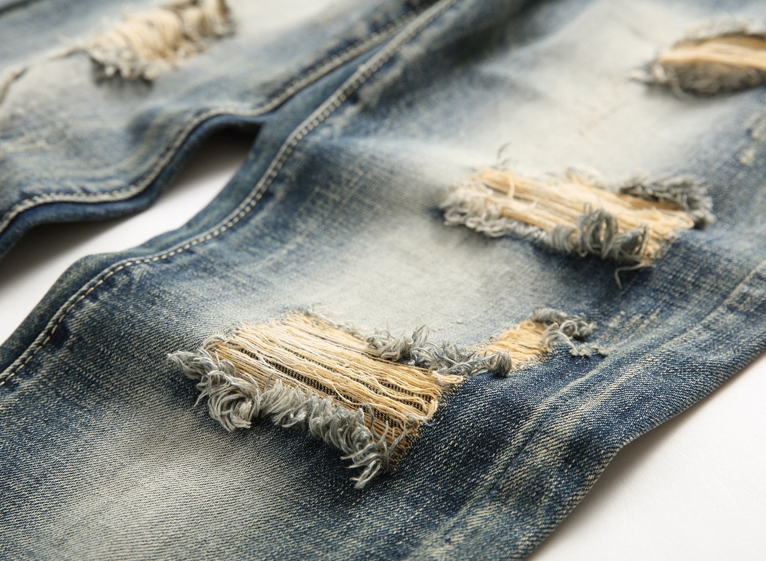 Мужские джинсы с прямым кроем и потертостями оптом из Китая