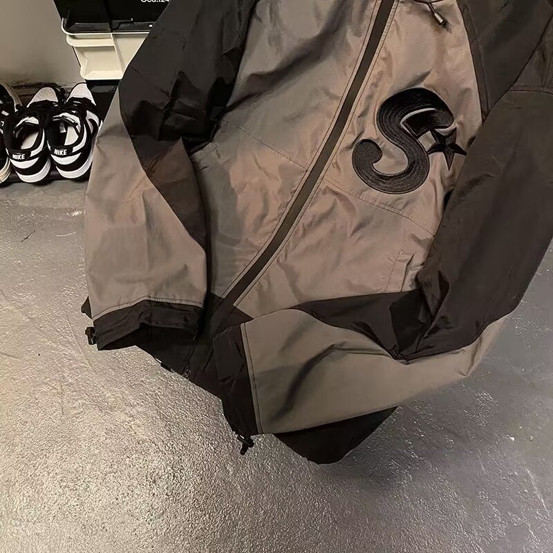 Мужская куртка с капюшоном и вышивкой оптом из Китая