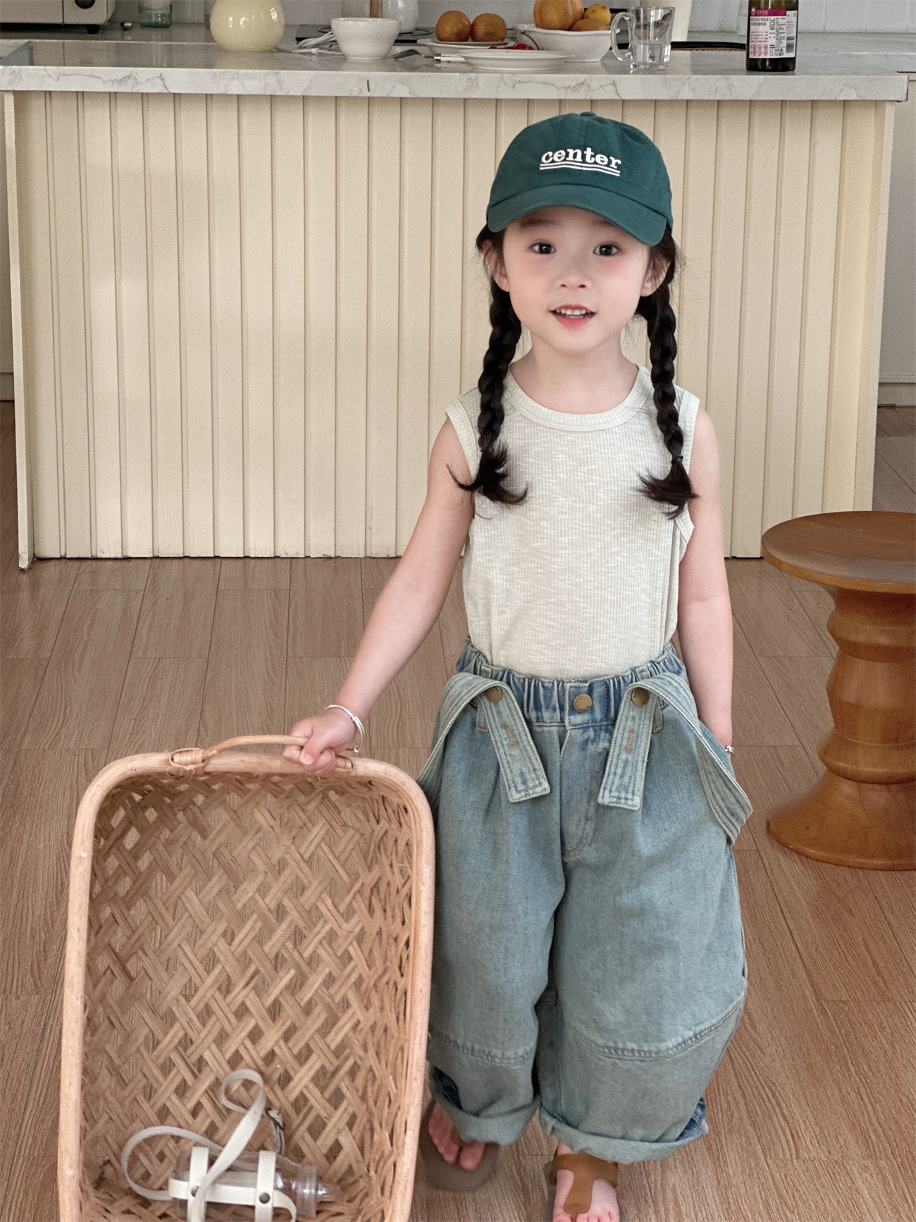 Детские джинсовые брюки с лямками оптом из Китая