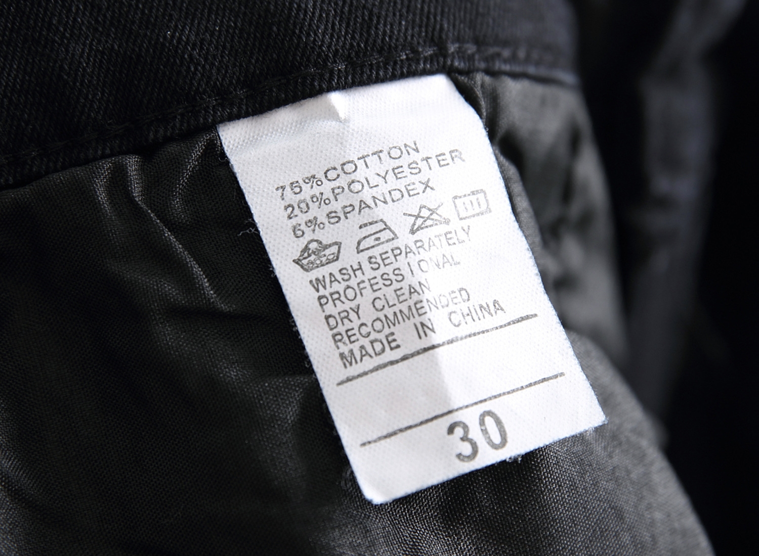 Мужские джинсы с разрывами и зауженными штанинами оптом из Китая