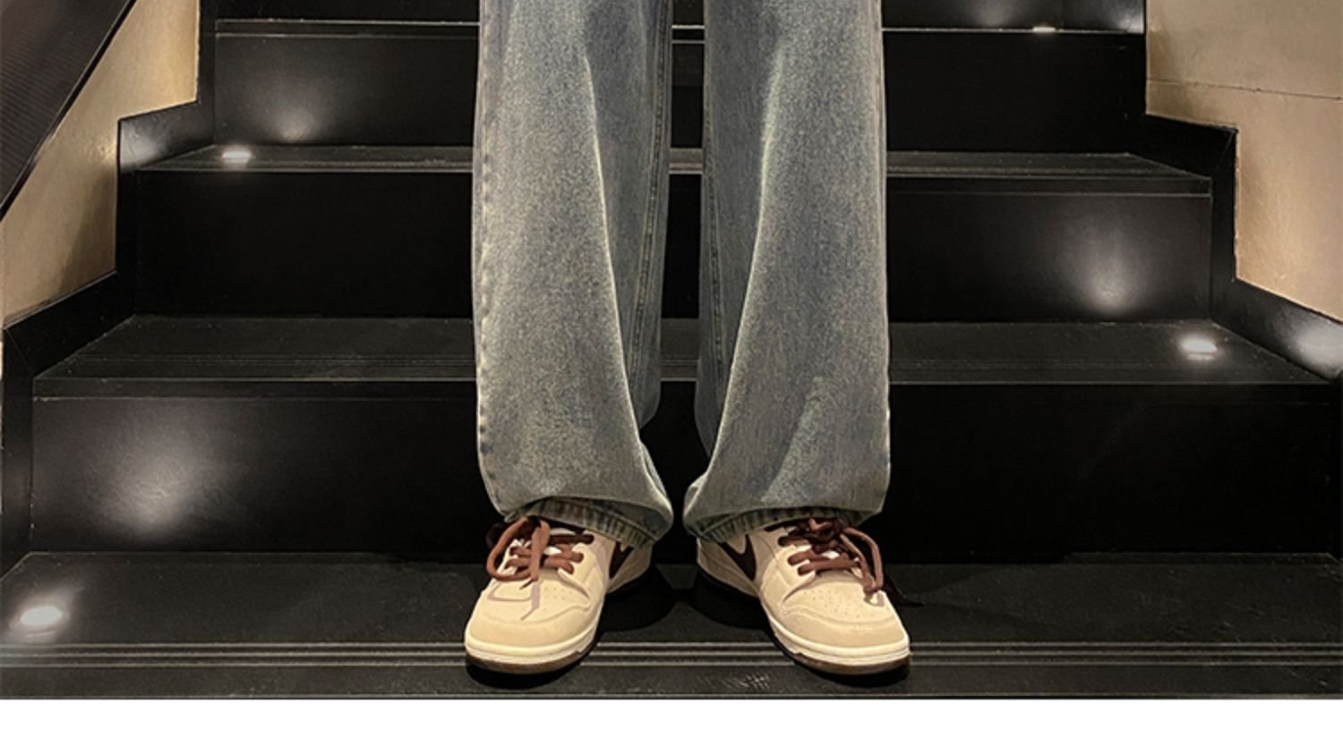 Мужские джинсы винтажного светло-голубого цвета 2024 весна оптом из Китая