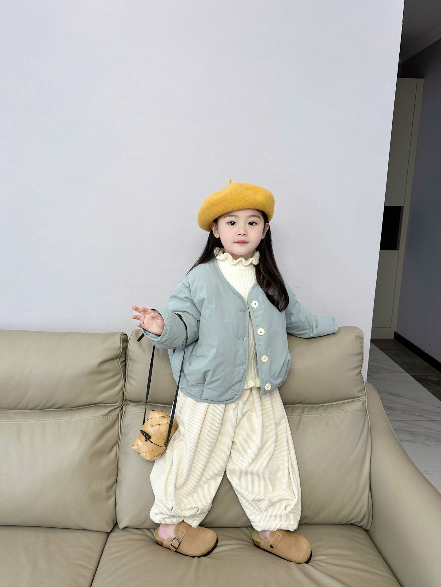 Детская зимняя куртка с утиной пуховой подкладкой оптом из Китая