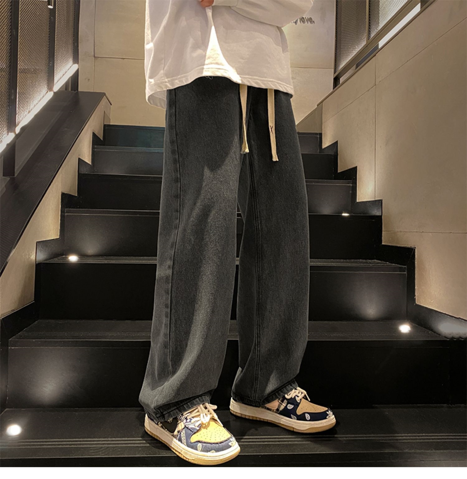 Мужские джинсы винтажного светло-голубого цвета 2024 весна оптом из Китая