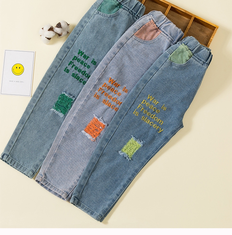 Летние джинсы для девочек с вышивкой и дырками оптом из Китая