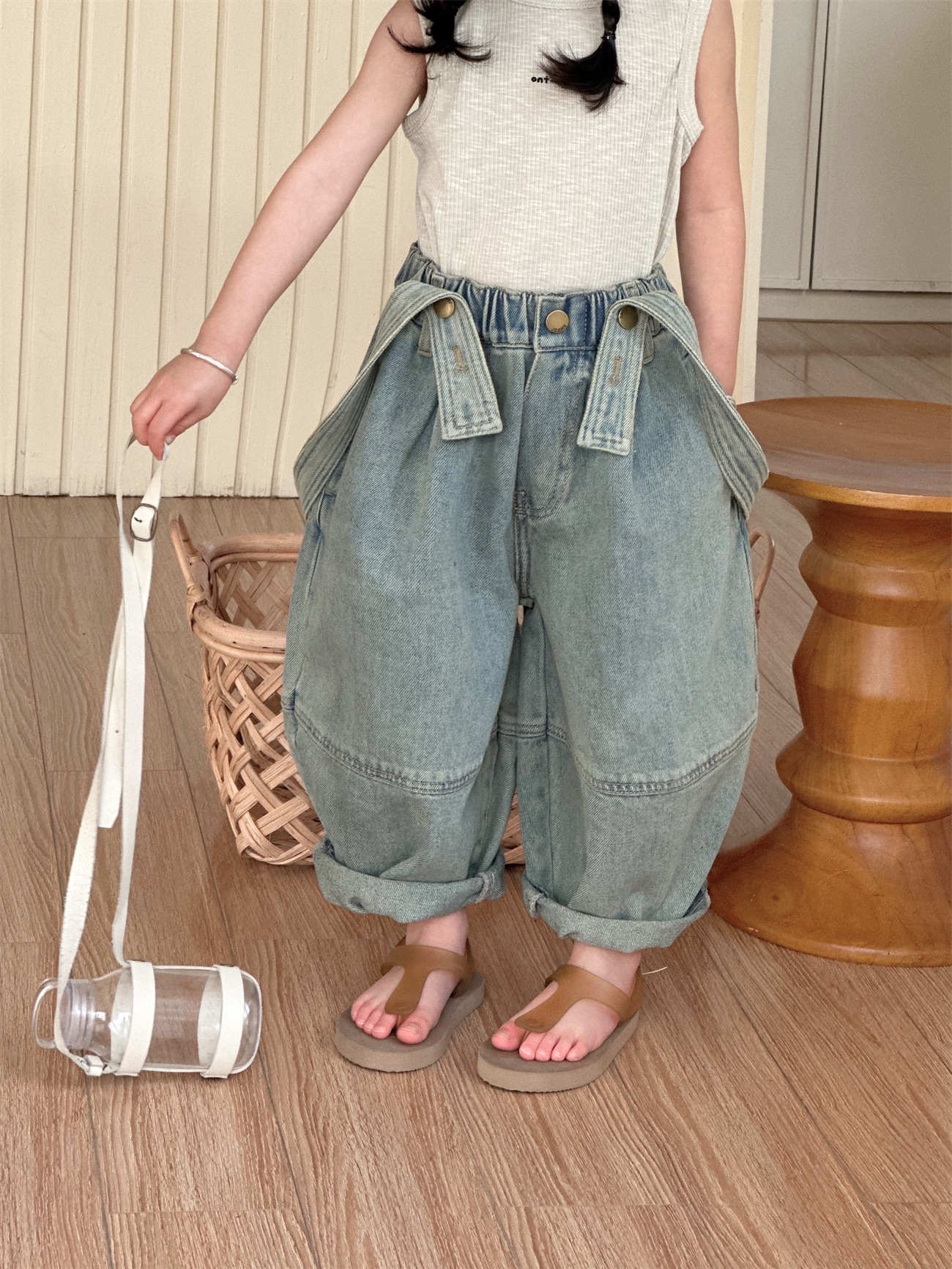 Детские джинсовые брюки с лямками оптом из Китая