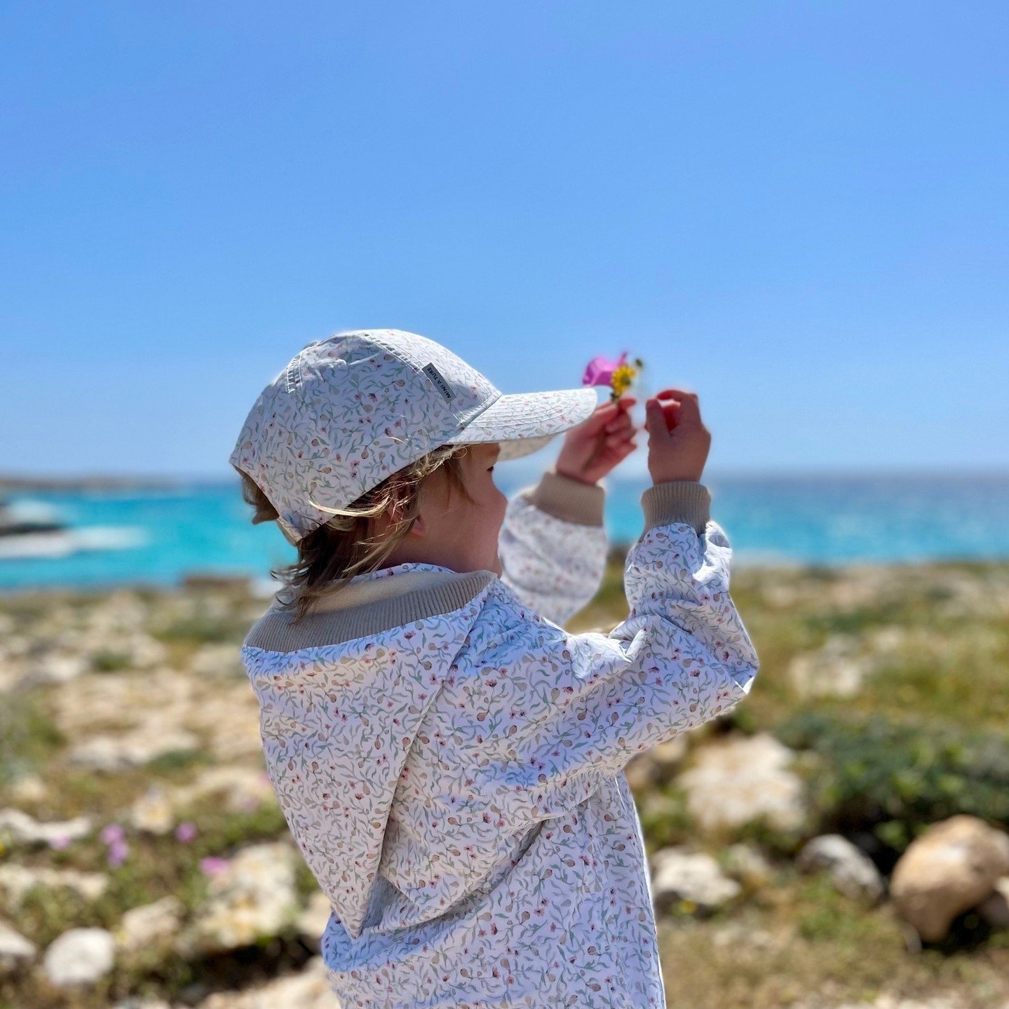 Детский ветровик 2023 осенний новый мужской и женский ветровик с капюшоном оптом из Китая