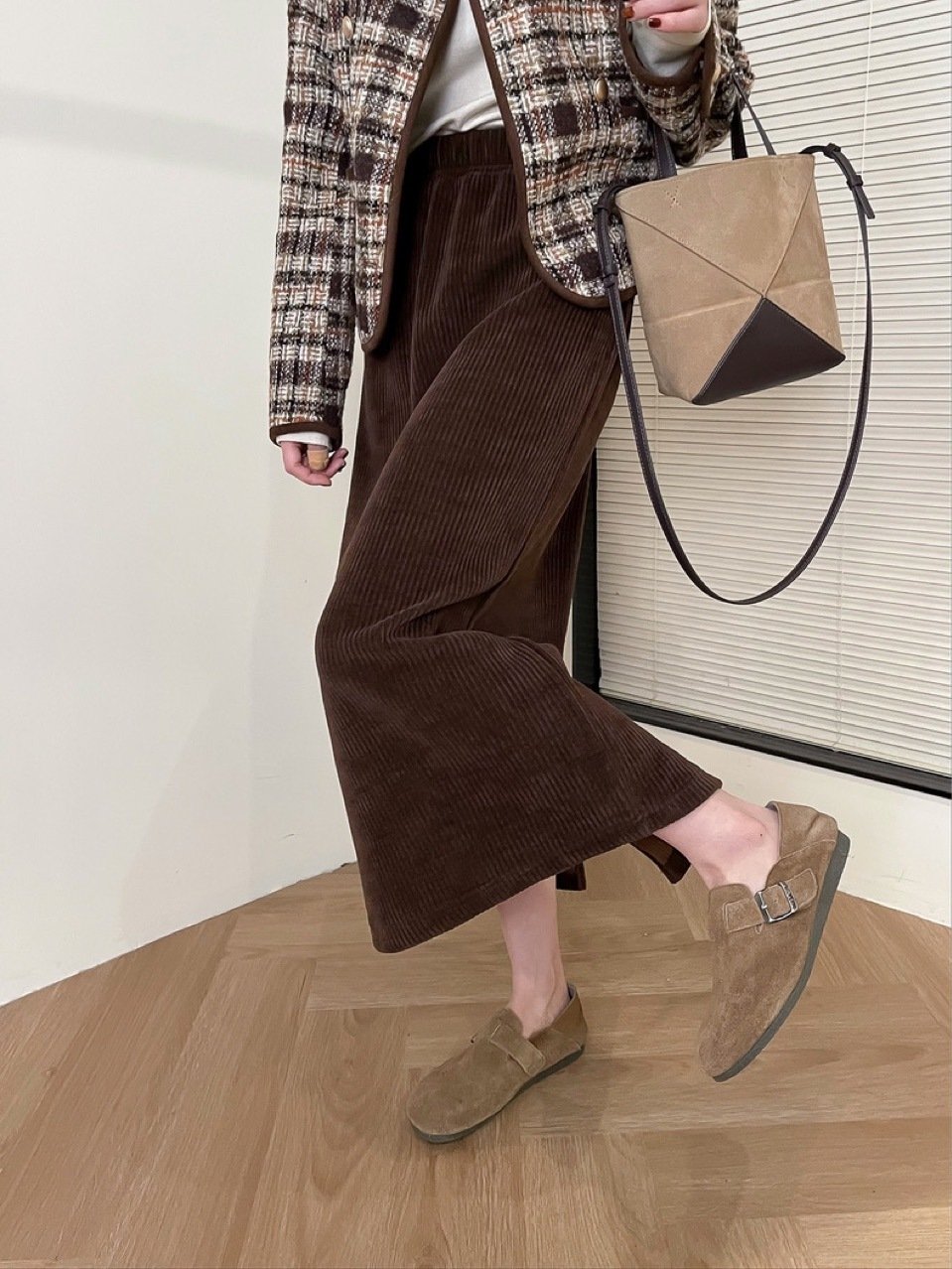 Шерстяная юбка с высокой талией и разрезом оптом из Китая