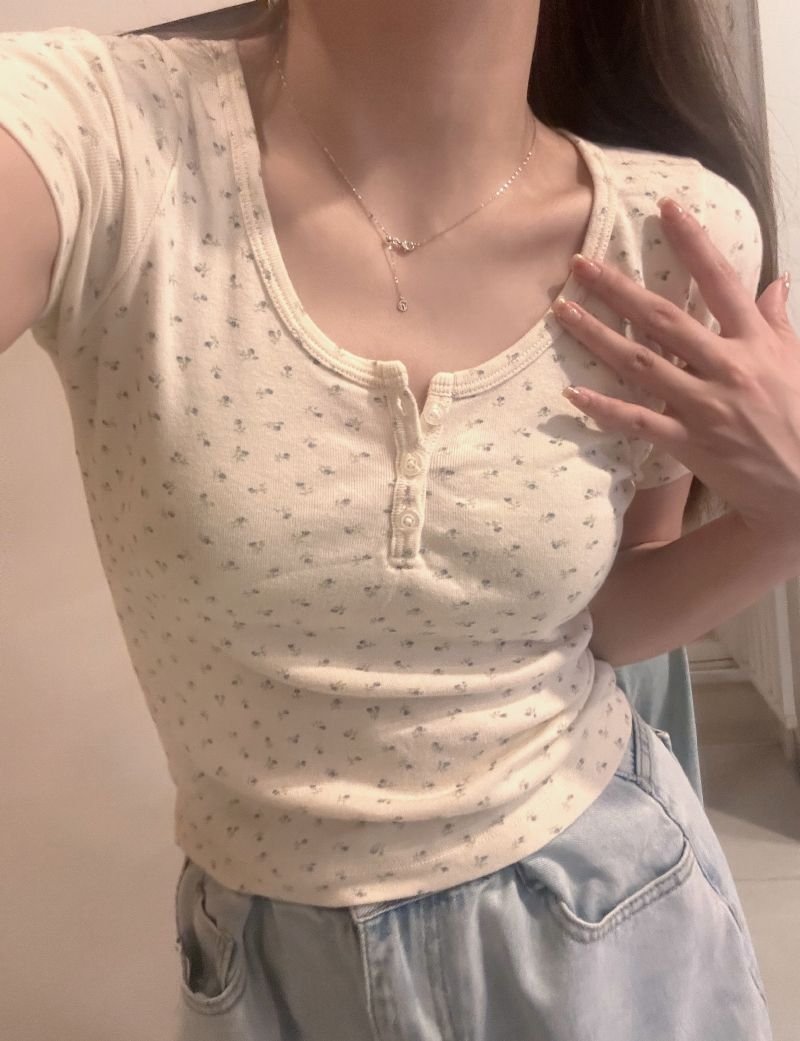 Летний женский футболка с узкими короткими рукавами и круглым вырезом оптом