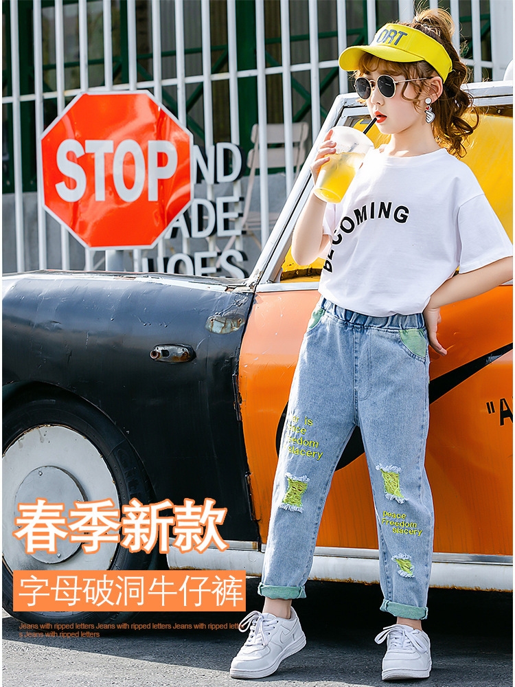 Летние джинсы для девочек с вышивкой и дырками оптом из Китая
