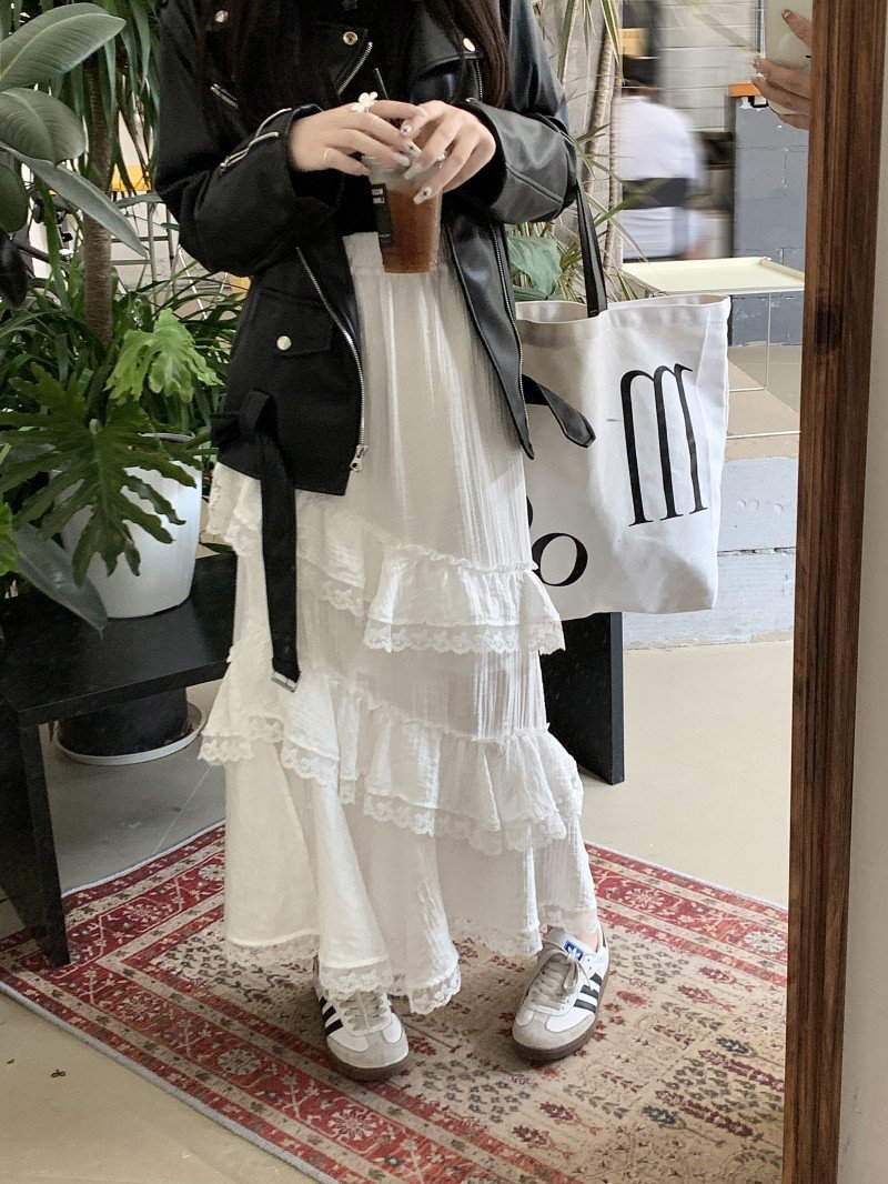 Высокая талия белая асимметричная юбка с кружевными вставками оптом из Китая