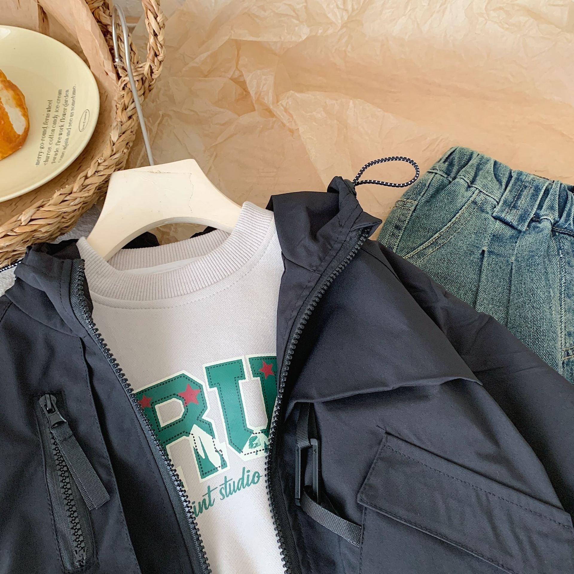 Детская куртка 2024 новая мода для мальчиков в стиле Хан оптом из Китая