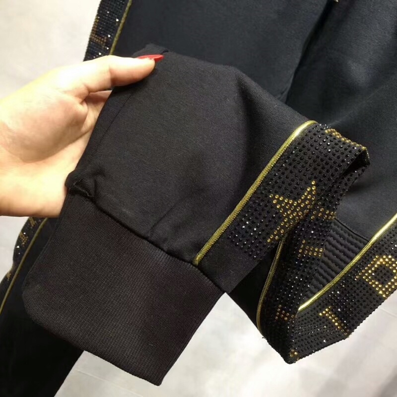 Мужской спортивный костюм с камнями и буквами на молнии оптом из Китая