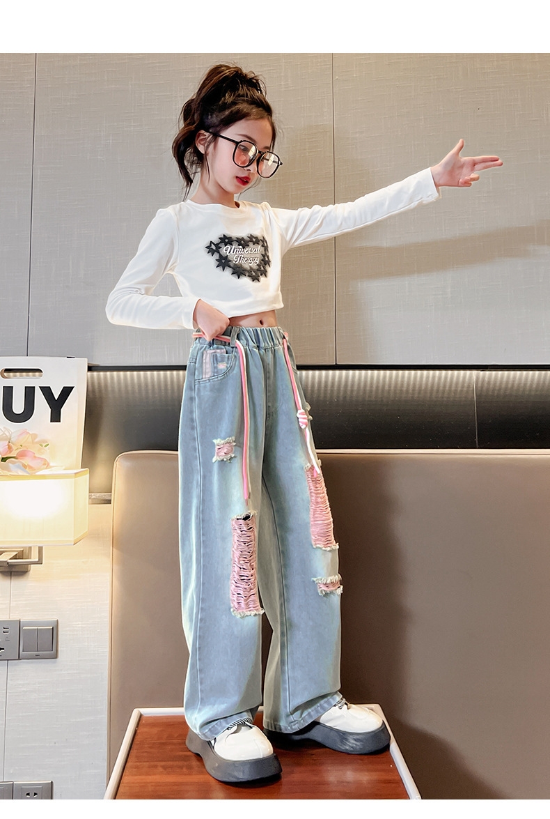 Джинсы для девочек 2023 весна и осень новые детские брюки корейской моды для девочек с дырками широкие брюки оптом из Китая