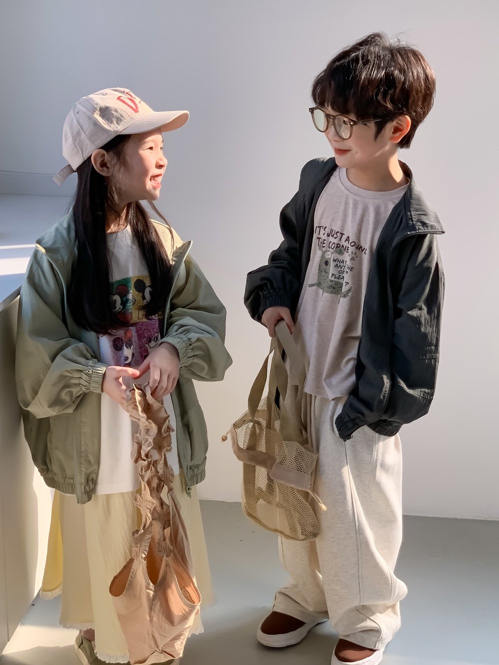 Детская куртка 2024 весна для мальчиков и девочек оптом из Китая