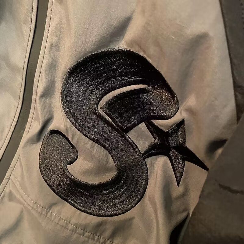 Мужская куртка с капюшоном и вышивкой оптом из Китая