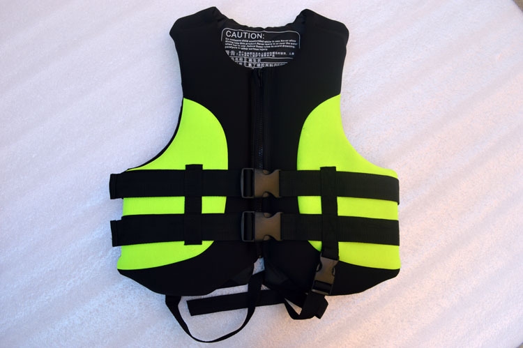 Спасательный жилет для взрослых и детей