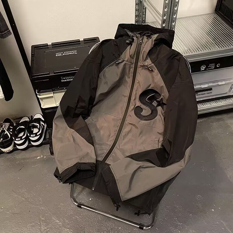 Мужская куртка с капюшоном и вышивкой оптом из Китая