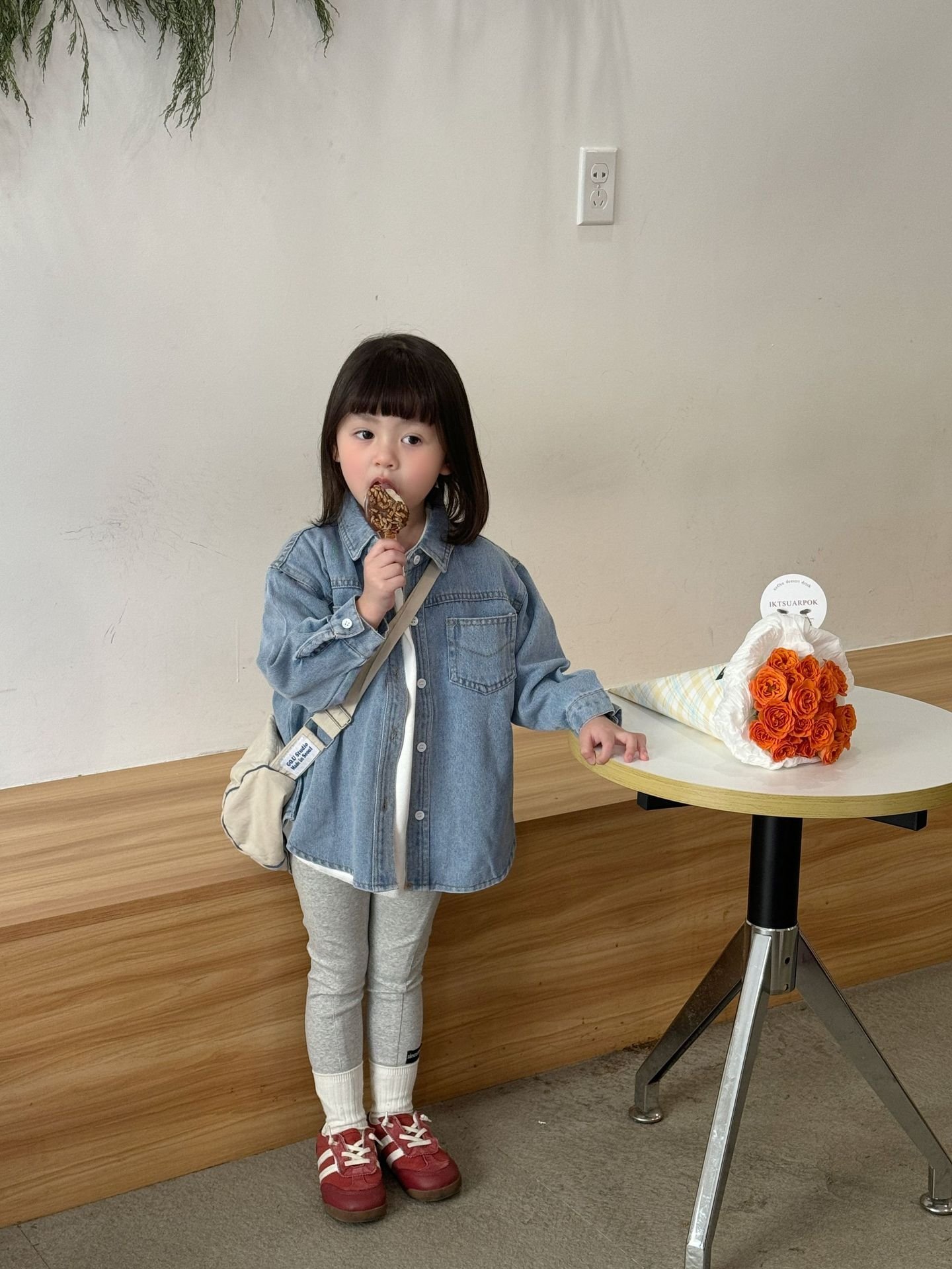 Детская джинсовая куртка весна-осень 2024 оптом из Китая