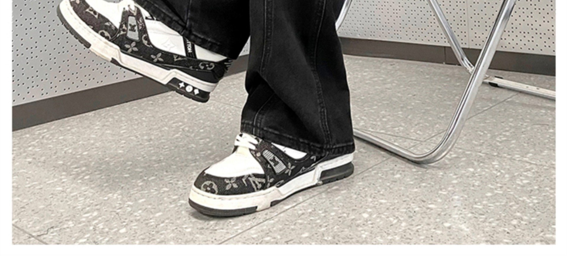 Черные джинсы с износом оптом из Китая