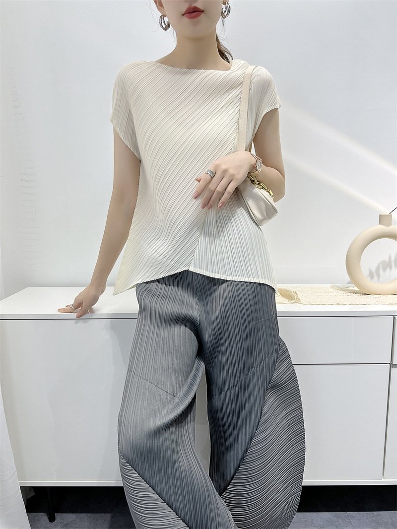 Женская футболка с укороченным рукавом и складками оптом