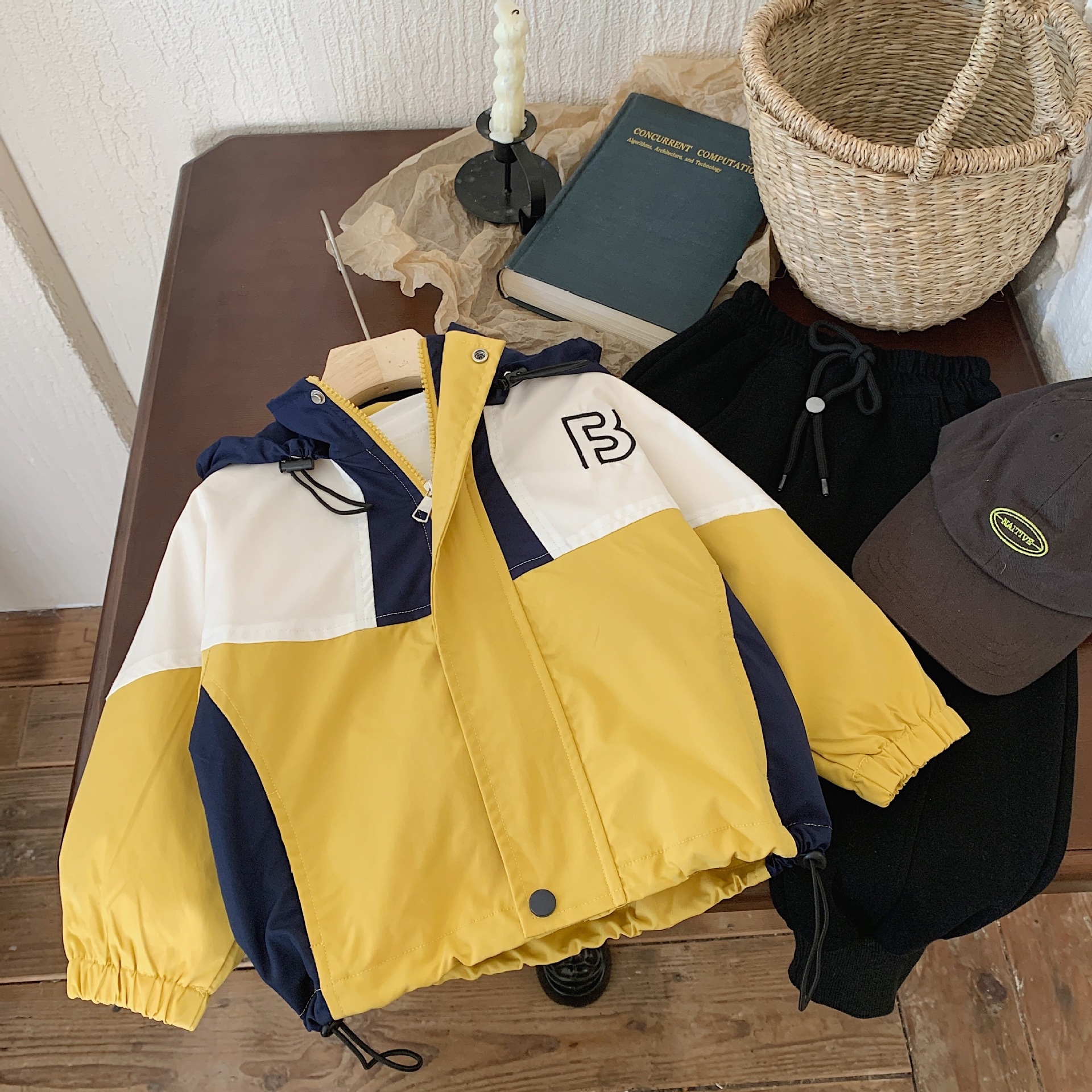 Детская куртка 2023 нового сезона оптом из Китая