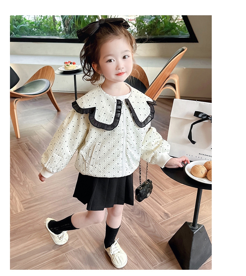 Детская куртка с воротником и узором в горошек оптом из Китая