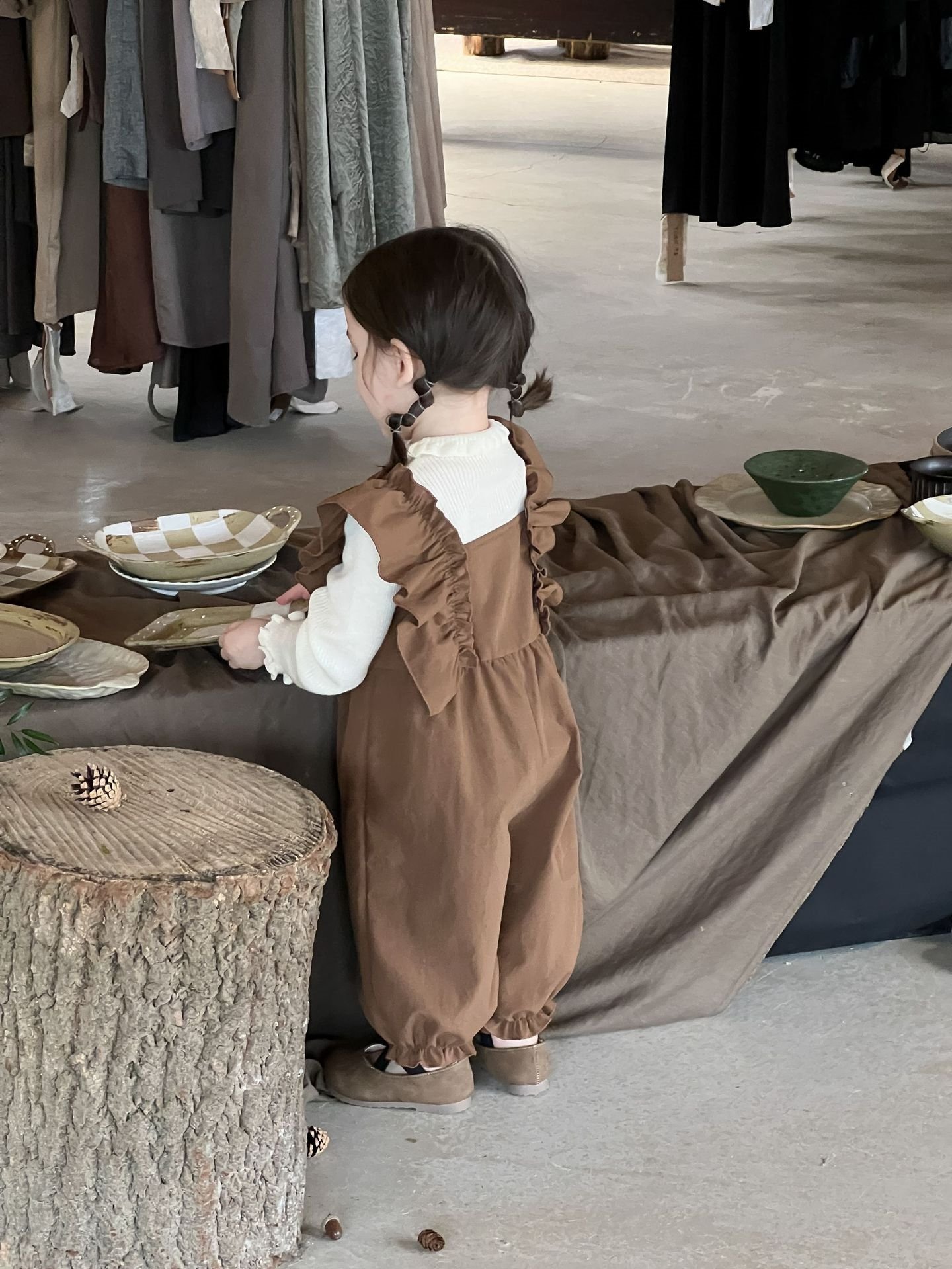 Детский комбинезон с кружевными оборками оптом