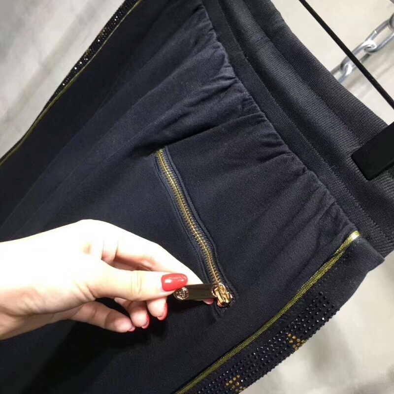 Мужской спортивный костюм с камнями и буквами на молнии оптом из Китая