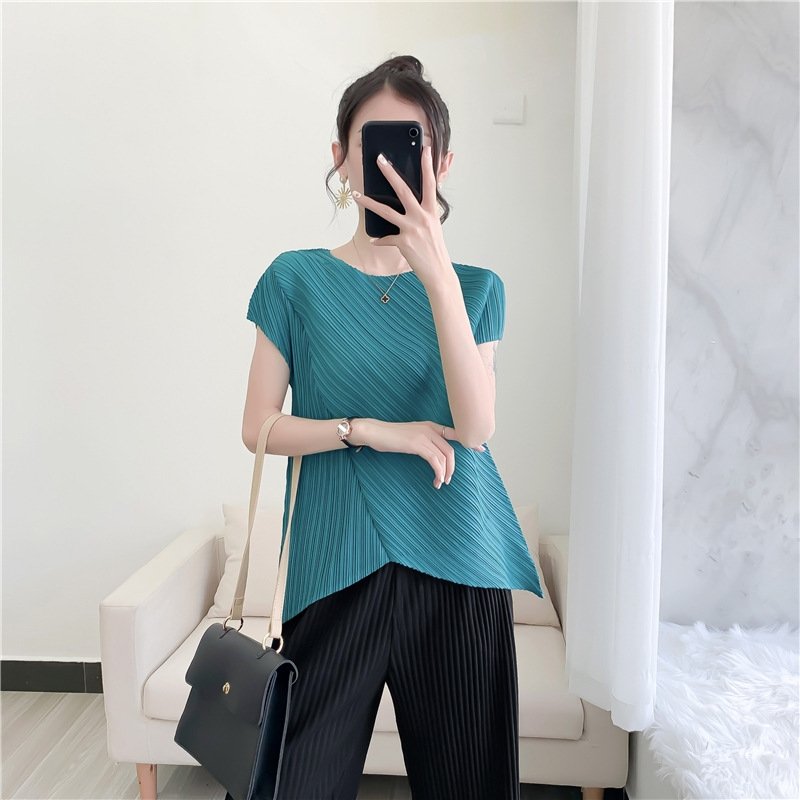 Женская футболка с укороченным рукавом и складками оптом