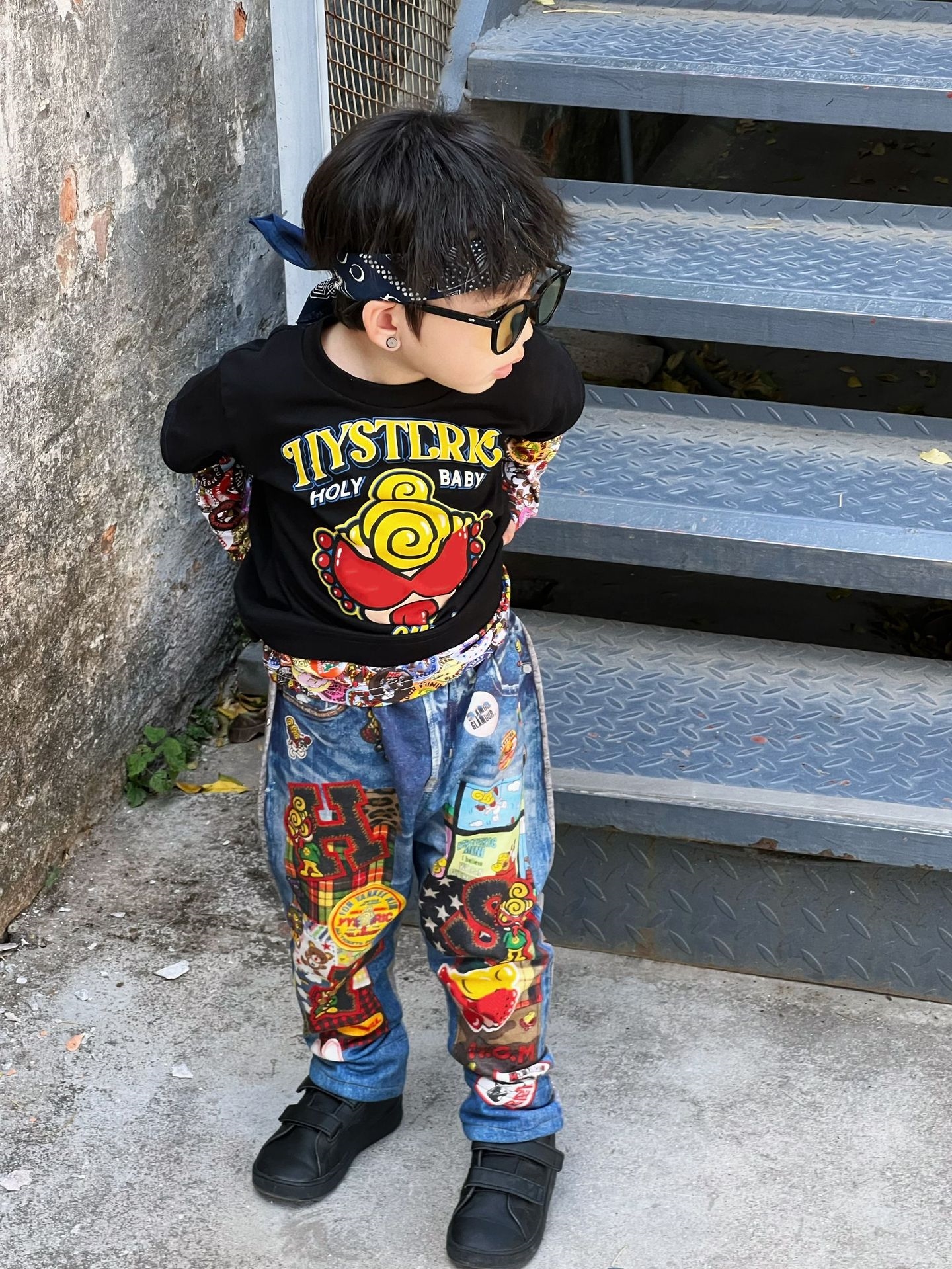 Детские джинсы с нашивками оптом из Китая