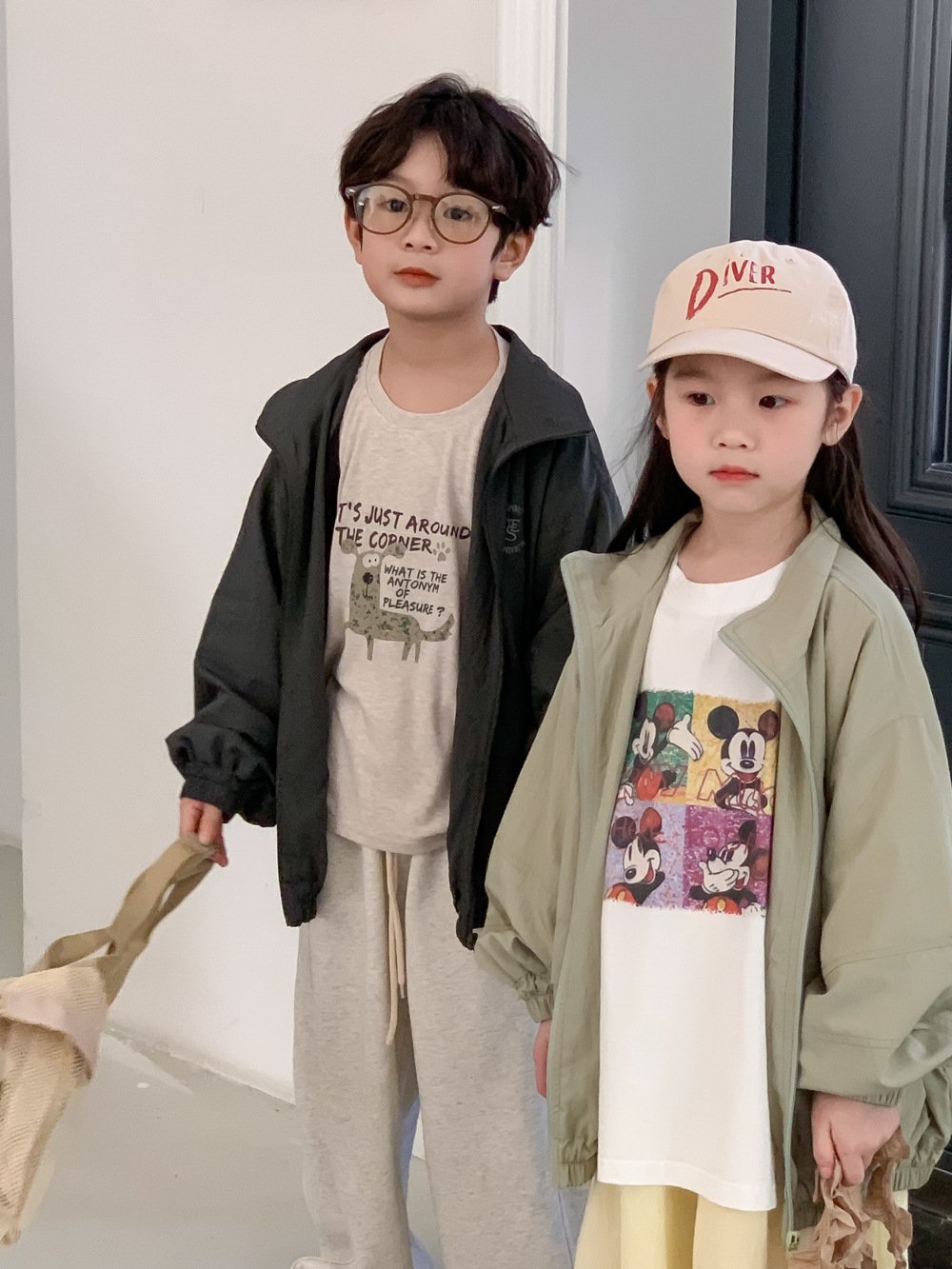 Детская куртка 2024 весна для мальчиков и девочек оптом из Китая