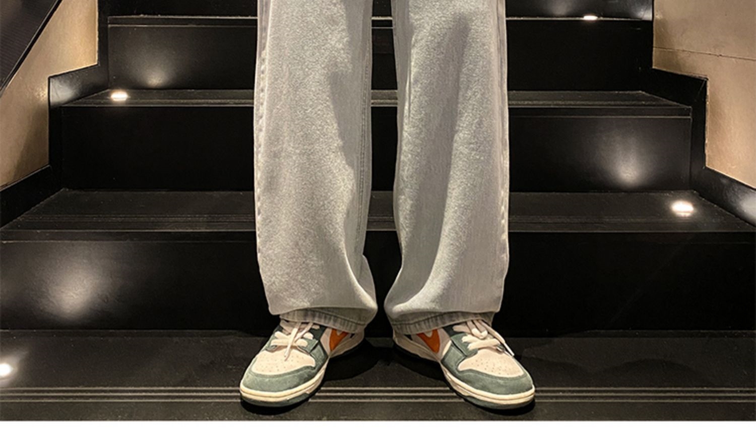 Мужские джинсы винтажного светло-голубого цвета 2024 весна оптом из Китая