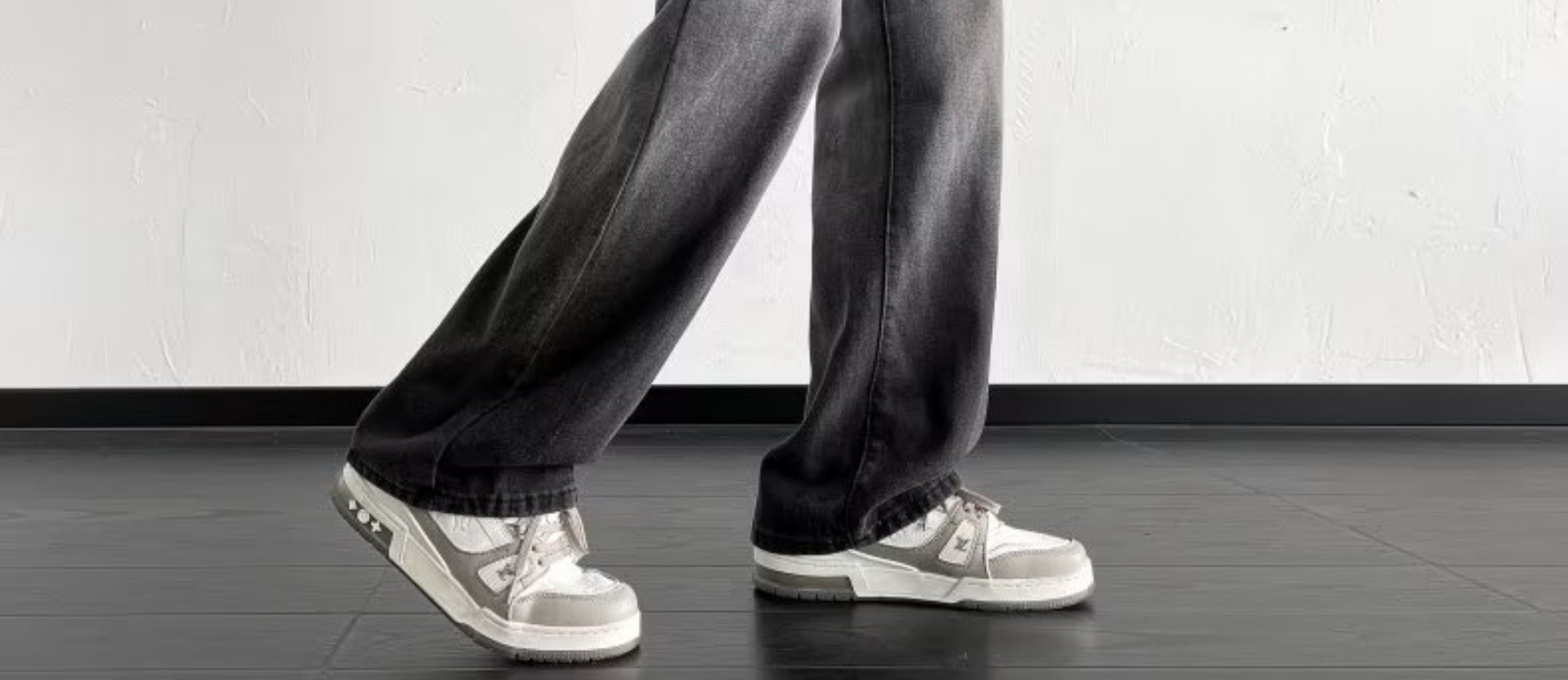 Женские джинсы с постепенным переходом цвета оптом из Китая