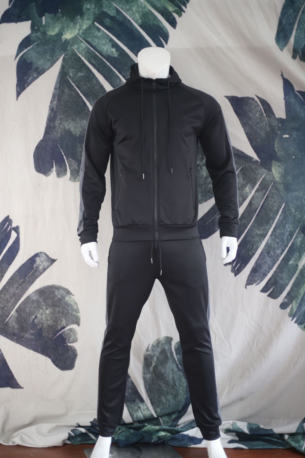 Мужской спортивный костюм оптом из Китая