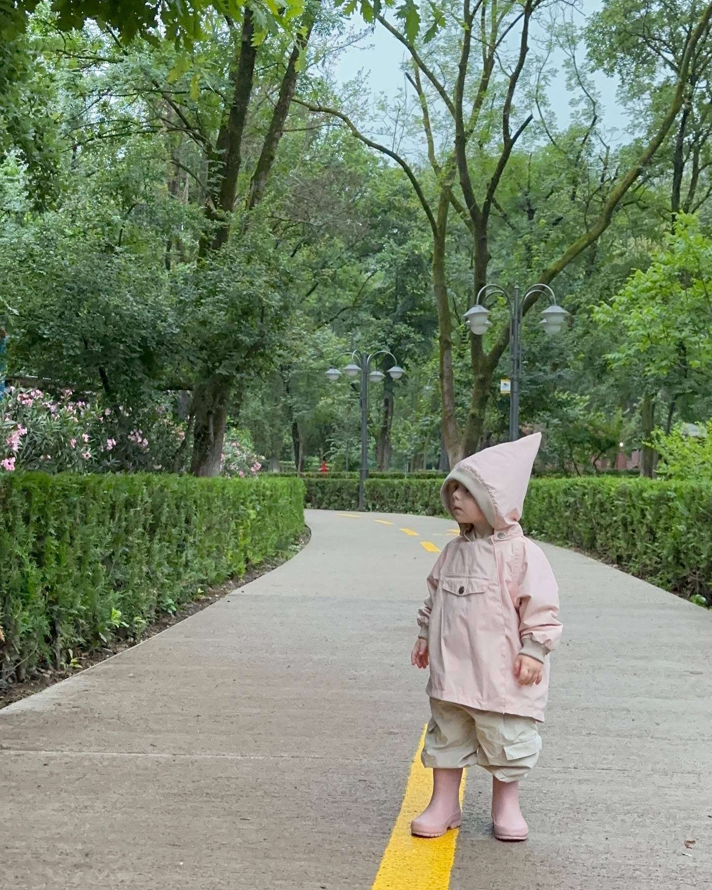 Детский ветровик 2023 осенний новый мужской и женский ветровик с капюшоном оптом из Китая