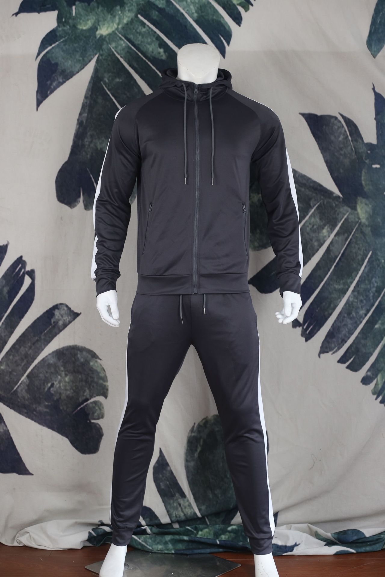 Мужской спортивный костюм оптом из Китая