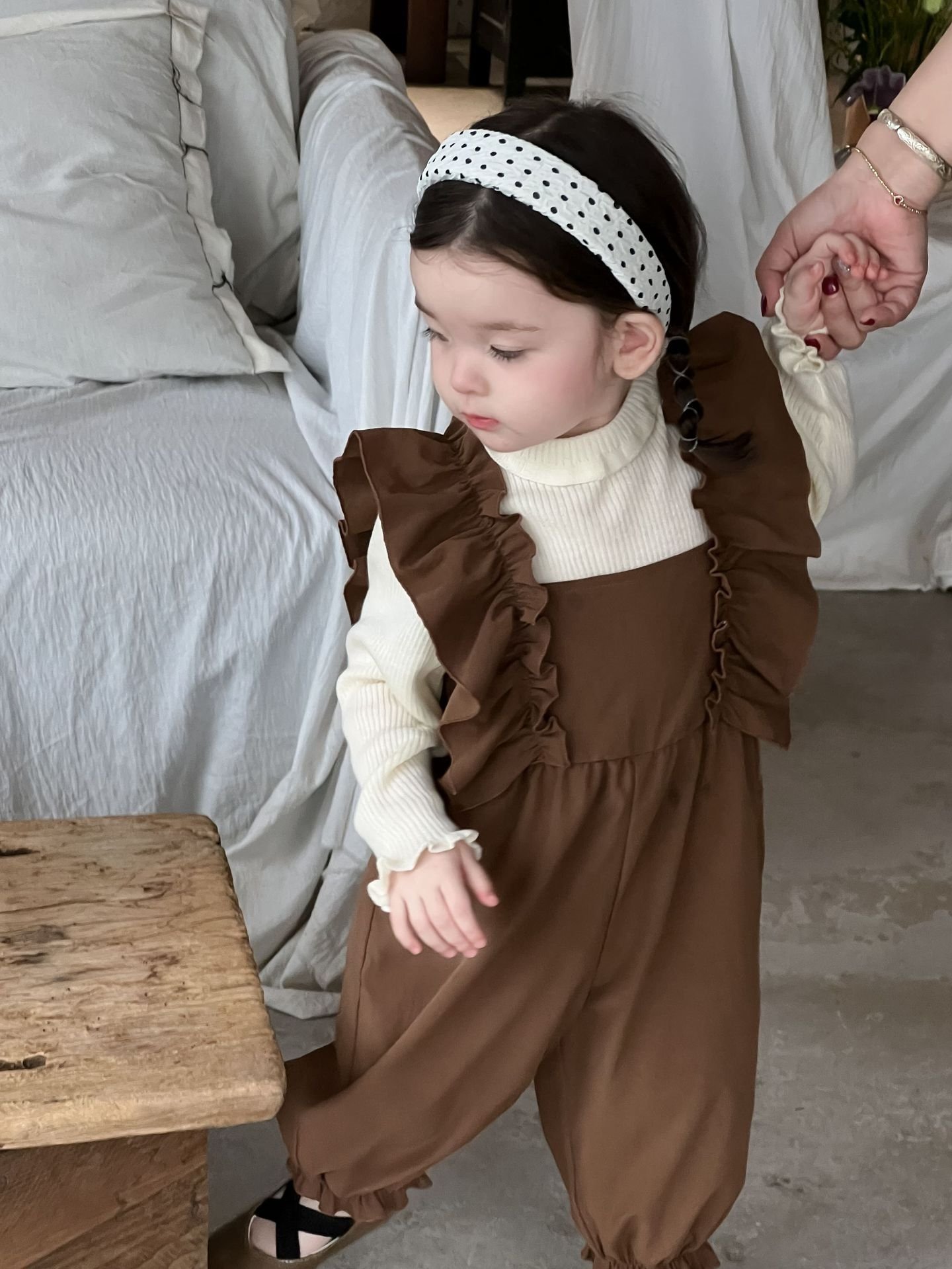 Детский комбинезон с кружевными оборками оптом