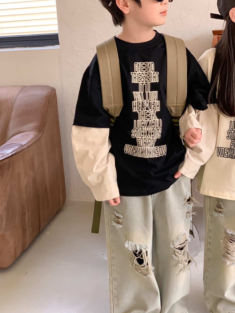 Детские джинсы KUMAI.KIDS 2024 весна оптом из Китая