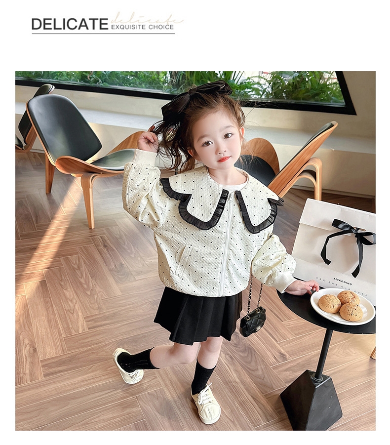 Детская куртка с воротником и узором в горошек оптом из Китая