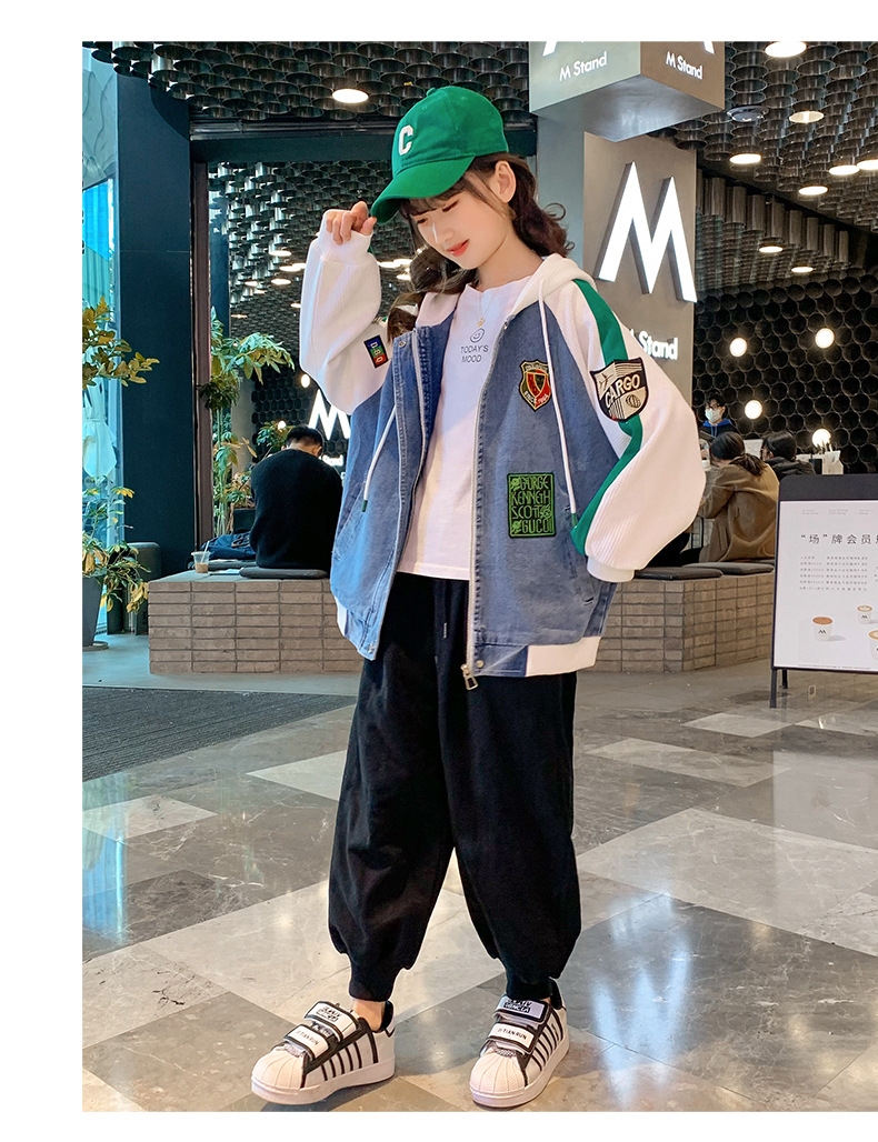 Детская бейсбольная куртка из джинсовой ткани с капюшоном оптом из Китая