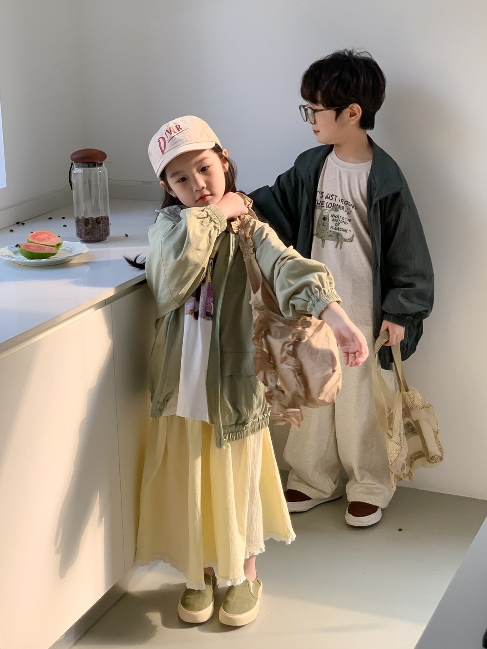 Детская куртка 2024 весна для мальчиков и девочек оптом из Китая