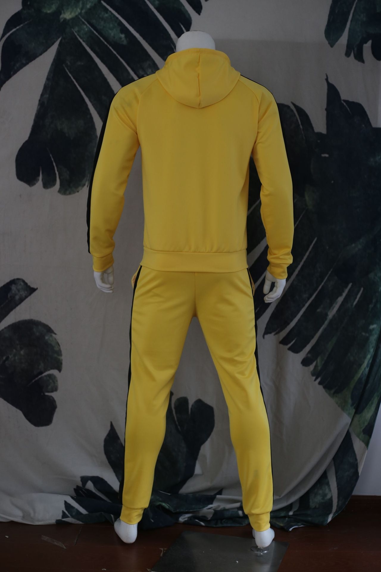 Мужской спортивный костюм оптом из Китая