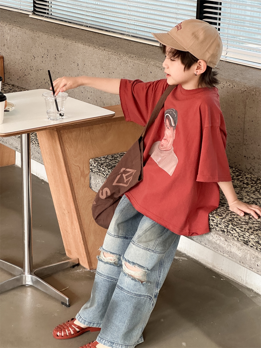 Джинсы для мальчиков в стиле ханбок 2024 оптом из Китая