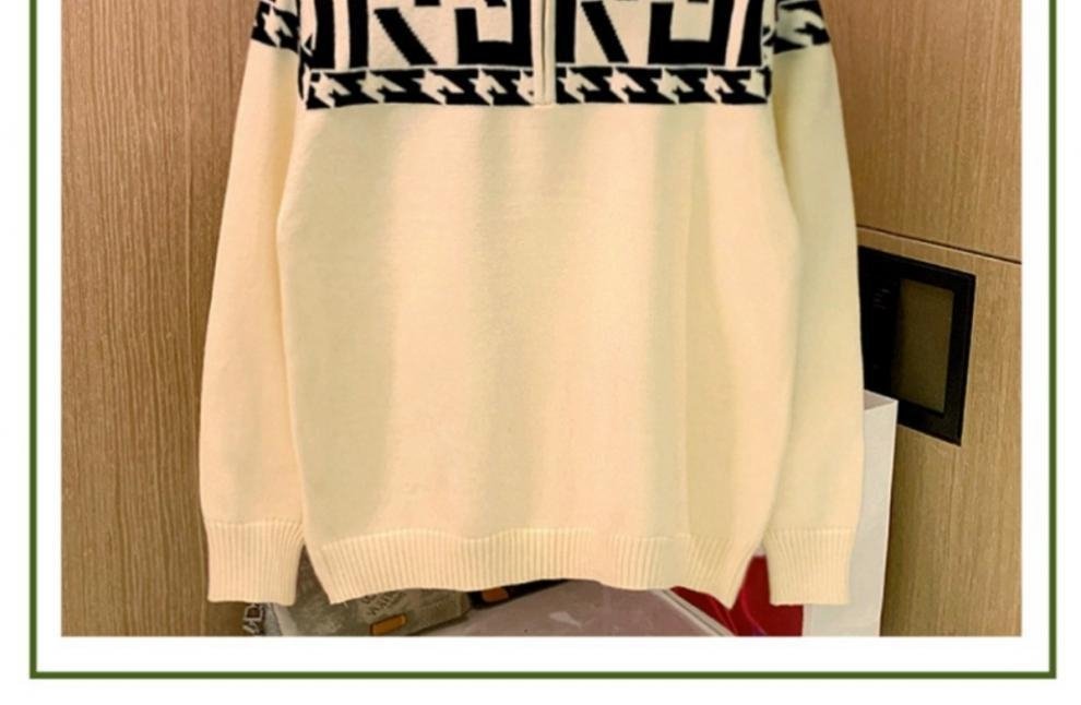 Мужской свитер с полувысоким воротником и узором оптом