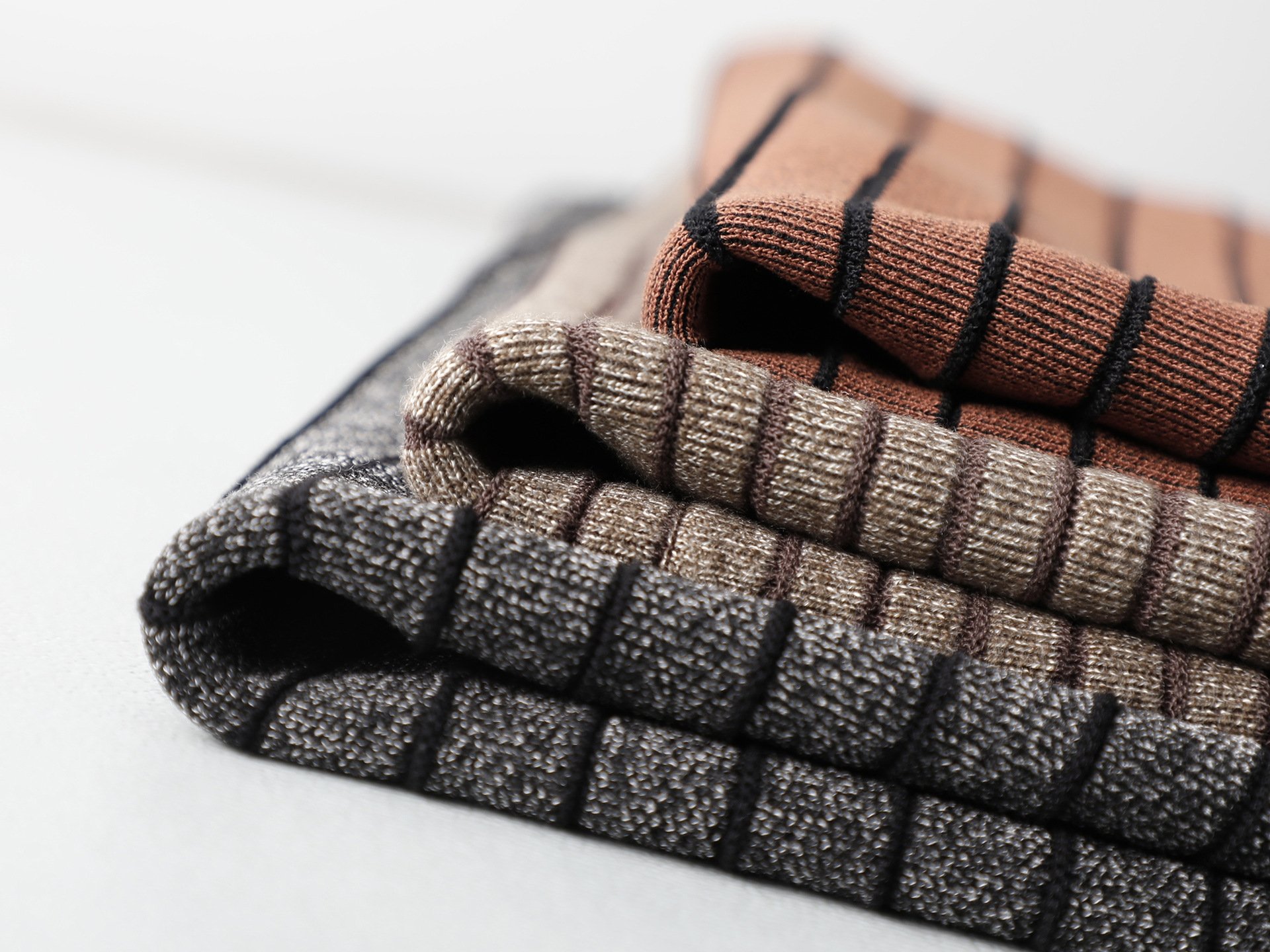 Женская двусторонняя вязаная плиссированная юбка 2023 новинка A-силуэта оптом из Китая