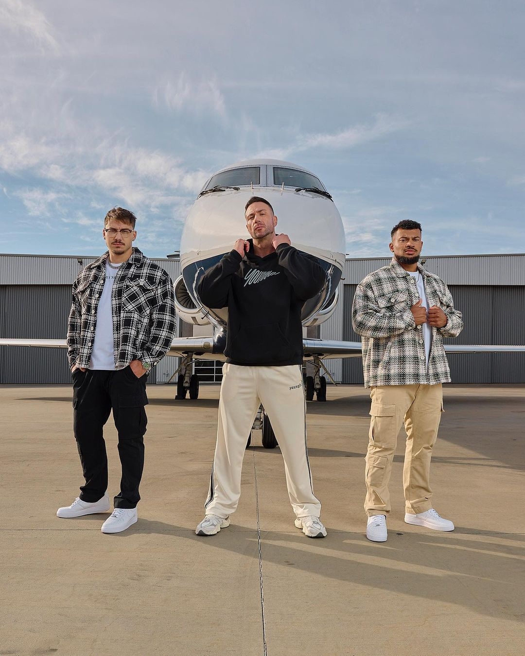 Повседневные мужские брюки с полосками и вышивкой оптом из Китая