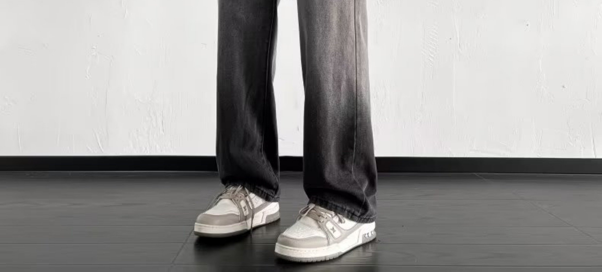 Женские джинсы с постепенным переходом цвета оптом из Китая