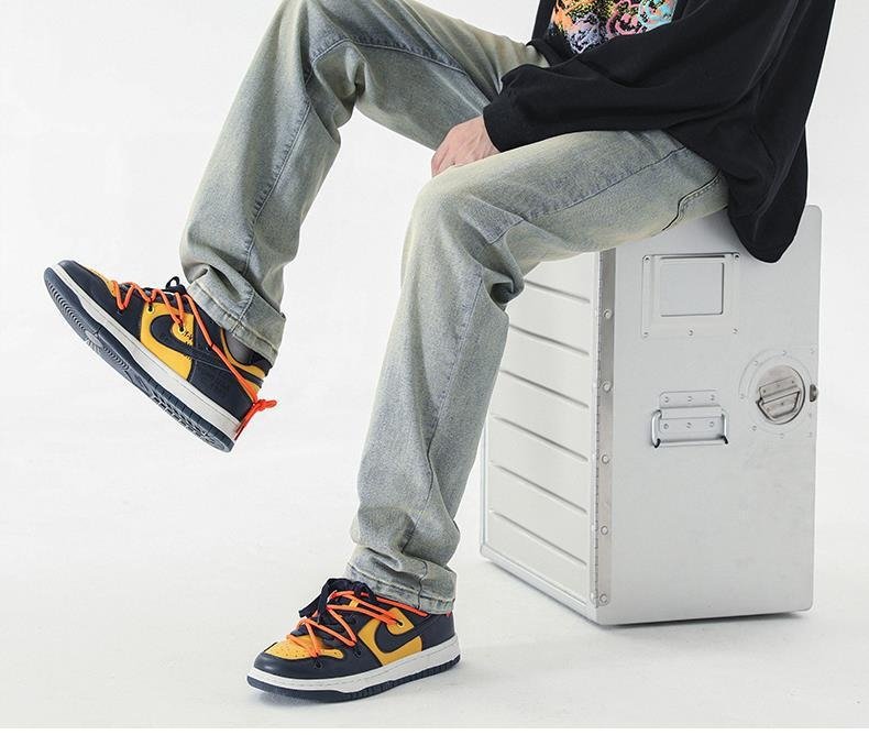 Джинсы мужские узкого кроя оптом из Китая