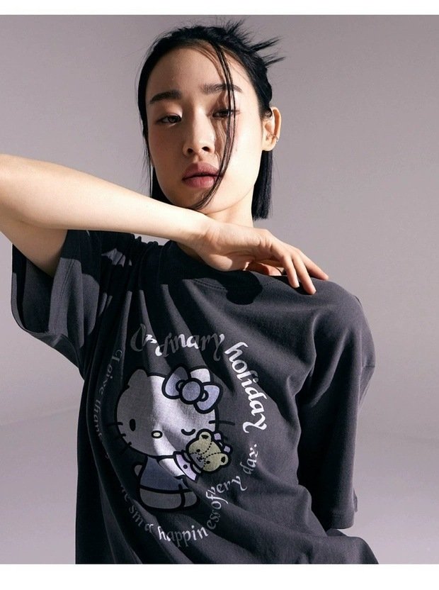 Кот Кетти широкая свободная футболка с коротким рукавом оптом